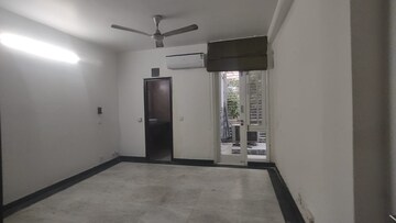 Room in 3 BHK Apartment at Chittaranjan Park – for Sale