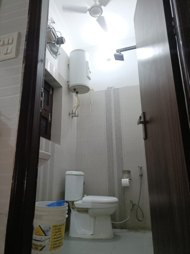 Bathroom, sector 21d 3.5 Bedroom 3500 Sq.Ft. Builder Floor In Sector 21d Faridabad 8068219