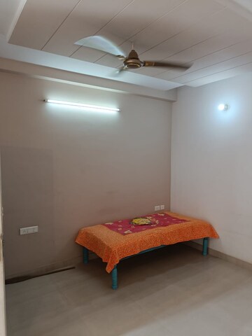 Room in 2.5 BHK Independent House at Mansarovar – for Rent