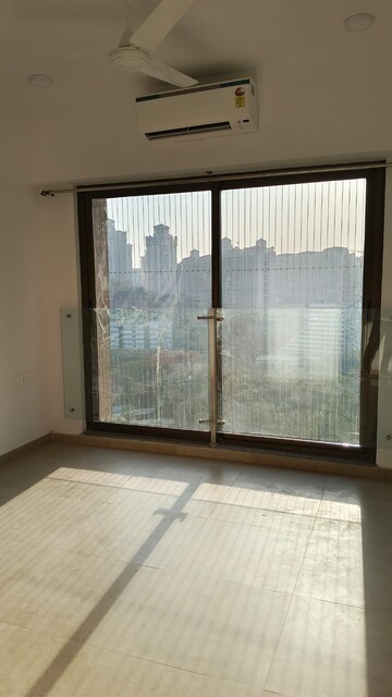Room in 2 BHK Apartment at Castle Rock, Powai – for Rent