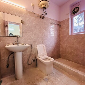 Bathroom in 2 BHK Builder Floor at Palam Vihar – for Rent