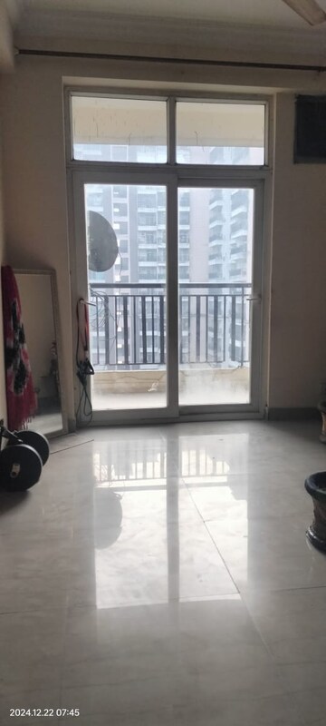Room in 3 BHK Apartment at GH-7 Crossings Republik, Vijay Nagar – for Rent