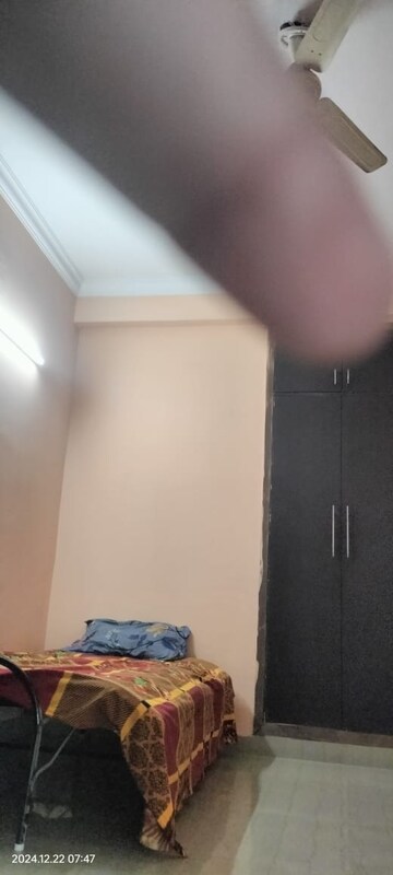 Room in 2 BHK Apartment at Ajnara Gen X, Dundahera – for Rent