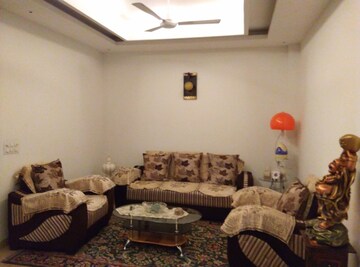 Living Room in 2 BHK Builder Floor at Sector 28 – for Rent