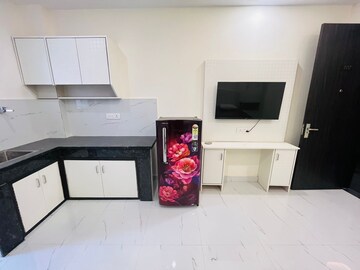 Furnished Amenities in 1 RK Builder Floor at DLF City Phase III, Sector 24 – for Rent