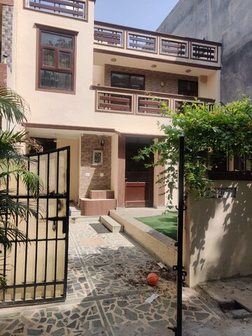 Balcony in 5 BHK Builder Floor at Sector 25 – for Rent