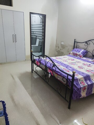Bedroom in 3 BHK Apartment at Sector 47 – for Rent