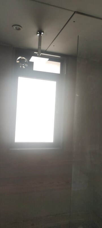 Room in 3 BHK Apartment at Khar West – for Sale
