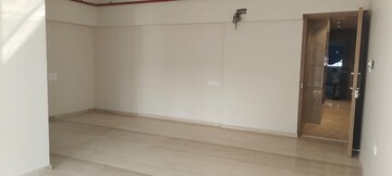 Room in 3 BHK Apartment at Khar West – for Sale