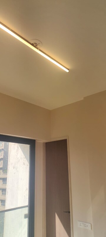 Room in 3 BHK Apartment at Khar West – for Sale