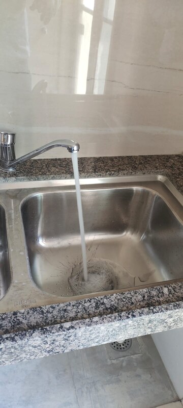 Furnished Amenities in 3 BHK Apartment at Khar West – for Sale
