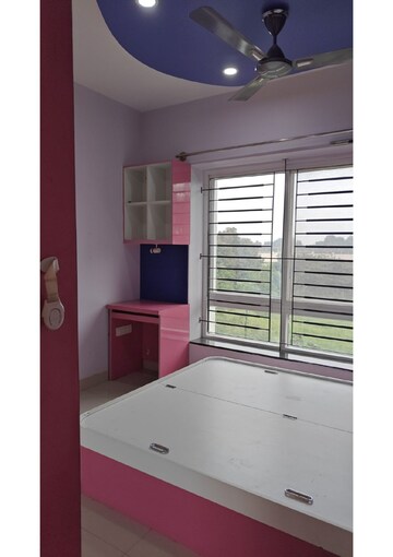 Room in 2.5 BHK Apartment at Kolte Patil Raaga, Hennur Road – for Rent
