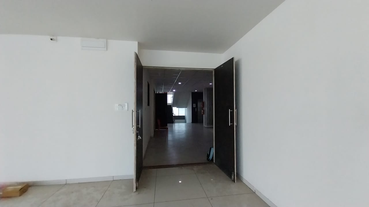 Office Space For Sale in Alkapuri