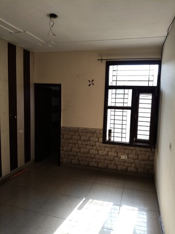 Room in 2 BHK Builder Floor at Dhakoli Village – for Rent
