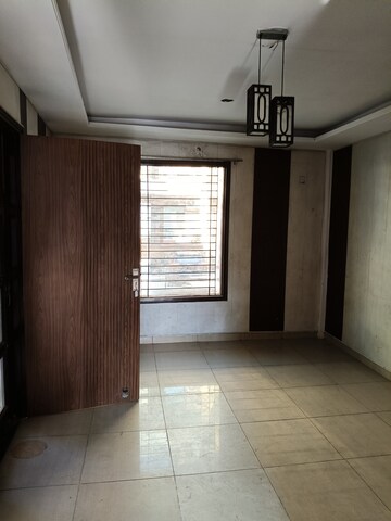 Room in 2 BHK Builder Floor at Dhakoli Village – for Rent