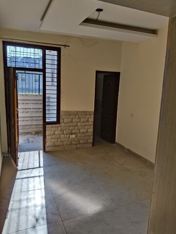 Room in 2 BHK Builder Floor at Dhakoli Village – for Rent