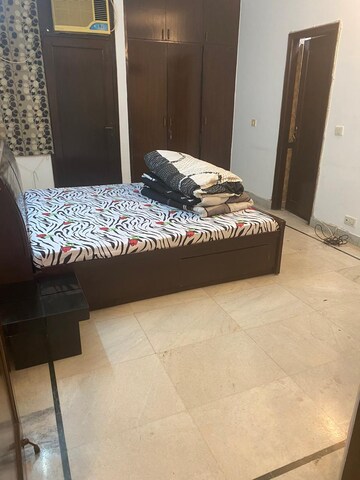 Bedroom in 4 BHK Apartment at Saket – for Rent