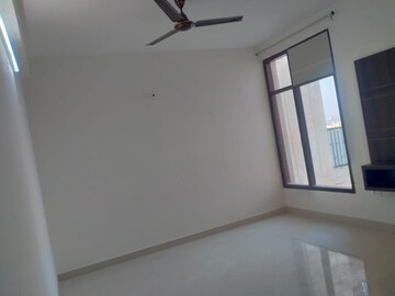 Room in 3 BHK Apartment at Peer Mucchalla – for Sale