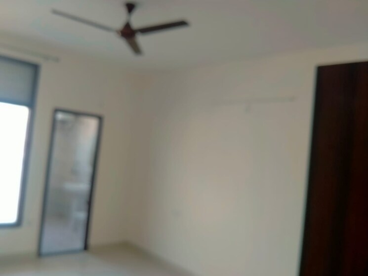 Room, peer mucchalla 3 Bedroom 2200 Sq.Ft. Apartment In Peer Mucchalla Zirakpur 8068553