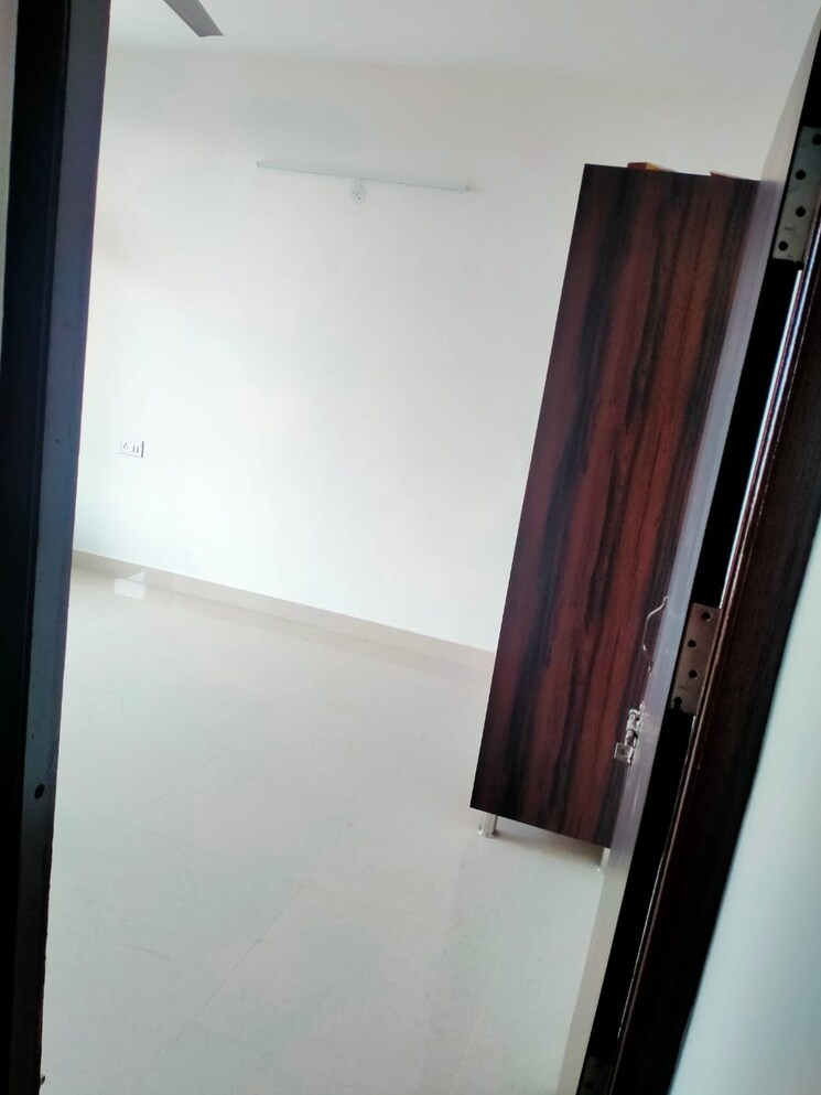 Room, peer mucchalla 3 Bedroom 2200 Sq.Ft. Apartment In Peer Mucchalla Zirakpur 8068553