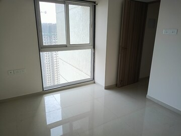Room in 2 BHK Apartment at Ashar Axis, Majiwada – for Rent