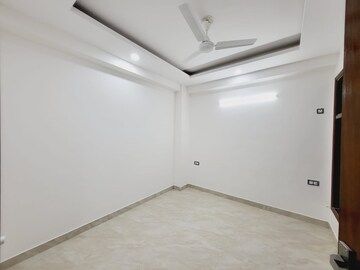 Room in 1 BHK Builder Floor at Saket – for Rent