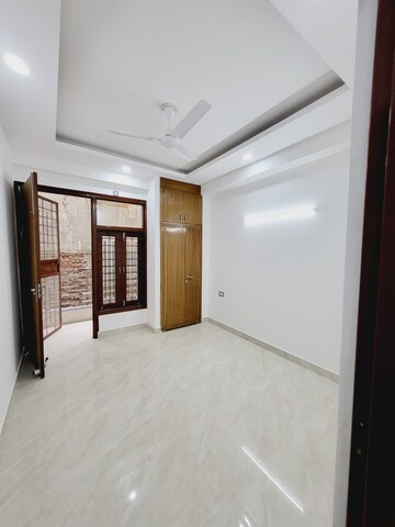 Room in 1 BHK Builder Floor at Saket – for Rent