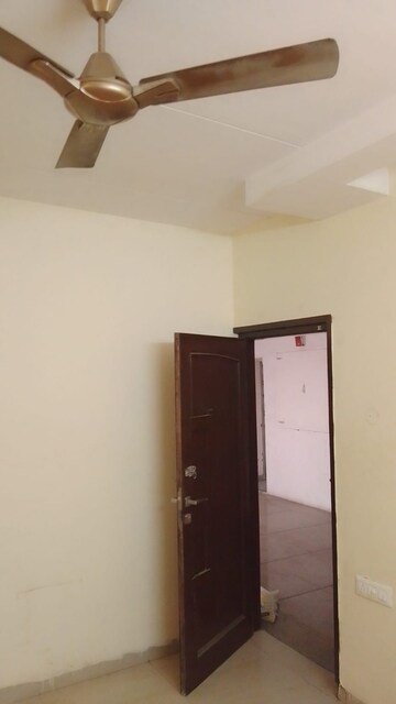 Room in 1 BHK Builder Floor at Dhakoli Village – for Rent