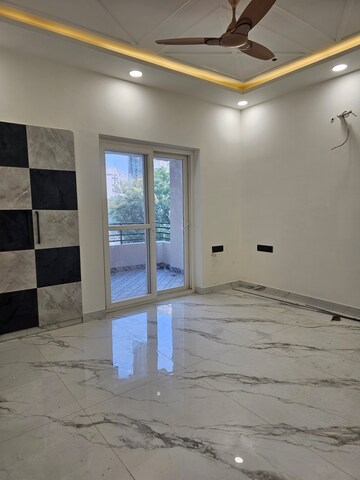 Room in 3 BHK Apartment at Sector 3 Dwarka – for Sale