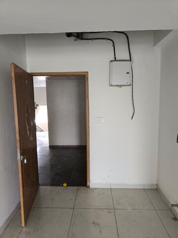 Room in  Office Space at Zion Z One, Bodakdev – for Rent