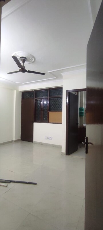Room in 1 BHK Builder Floor at Saket – for Rent
