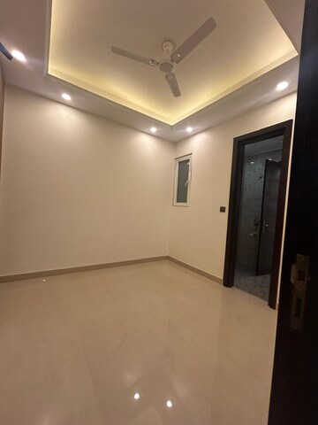 Room in 6+ BHK Independent House at Sector 56 – for Sale