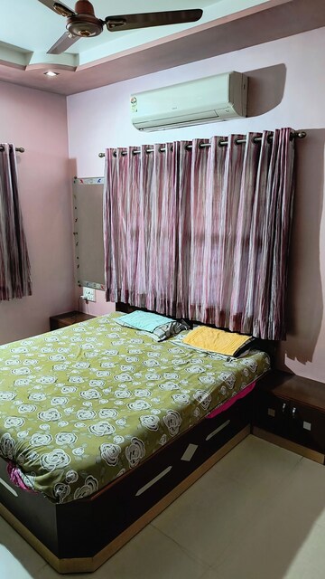 Bedroom in 3 BHK Apartment at Goyal Intercity, Memnagar – for Rent