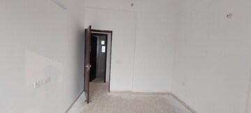 Room in 3 BHK Apartment at Panchsheel Pratistha, Sector 75 – for Rent