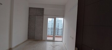 Room in 3 BHK Apartment at Panchsheel Pratistha, Sector 75 – for Rent