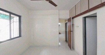 Room in 2 BHK Apartment at Green Acres II CHS Ltd, Ghodbunder Road – for Rent