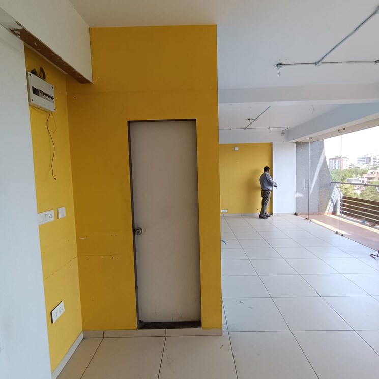 Room, sindhubhavan Commercial Office Space 765 Sq.Ft. In Sindhubhavan Ahmedabad 8068795