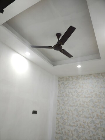 Room in 6 BHK Builder Floor at Pratap Vihar – for Sale