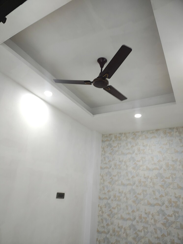 Room, pratap vihar 6 Bedroom 1300 Sq.Ft. Builder Floor In Pratap Vihar Ghaziabad 8068849