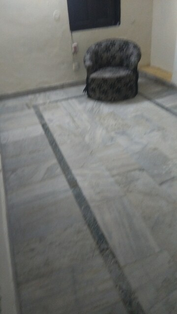 Staircase in 1.5 BHK Apartment at Arun Vihar Sector 37, Sector 37 – for Rent