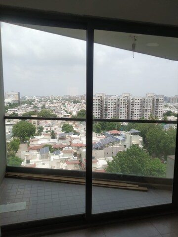 Room in  Office Space at Bodakdev – for Rent