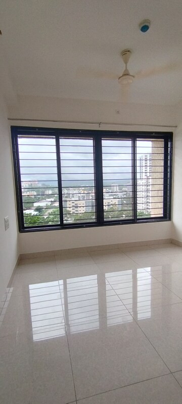Room in 2.5 BHK Apartment at Magarpatta Nanded City Sargam, Sinhagad – for Rent