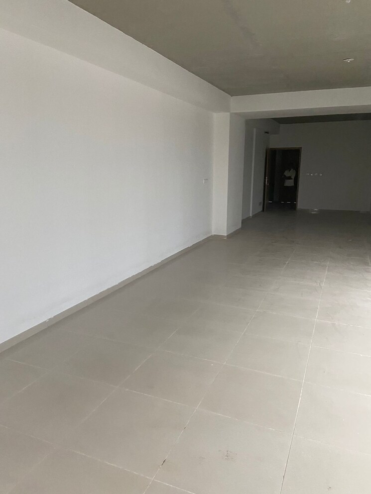 Room, bodakdev Commercial Office Space 1178 Sq.Ft. In Bodakdev Ahmedabad 8068872