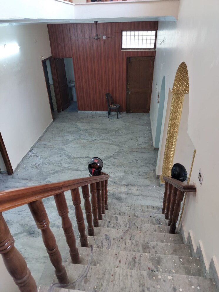 Balcony, chakdalanwala 6 Bedroom 210 Sq.Yd. Independent House In Chakdalanwala Dehradun 8068893