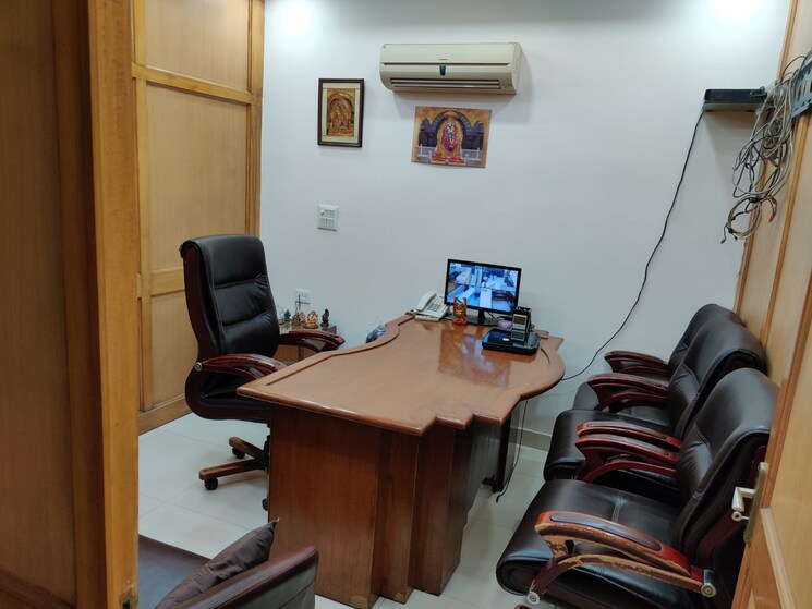 Team Area, kalkaji Commercial Office Space 100 Sq.Yd. In Kalkaji Delhi 8068910