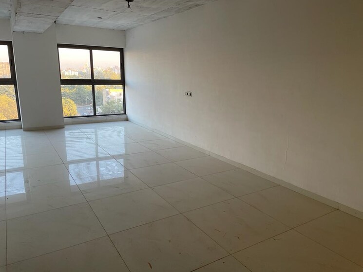 Room, bodakdev Commercial Office Space 876 Sq.Ft. In Bodakdev Ahmedabad 8068920