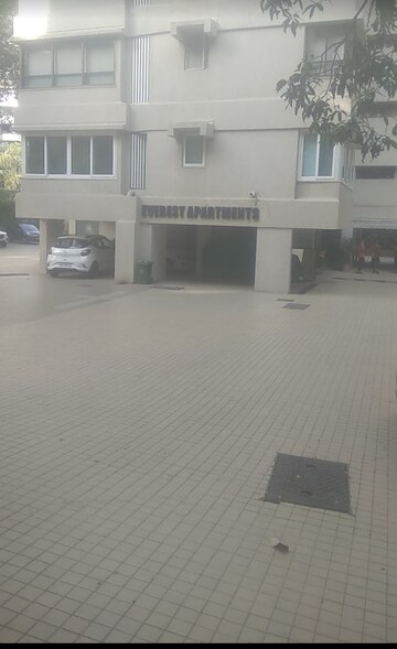 Parking in 2 BHK Apartment at Everest Chambers Malabar Hill, Malabar Hill – for Rent