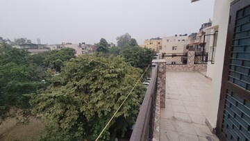 Balcony in 2 BHK Apartment at Dilshad Garden – for Rent