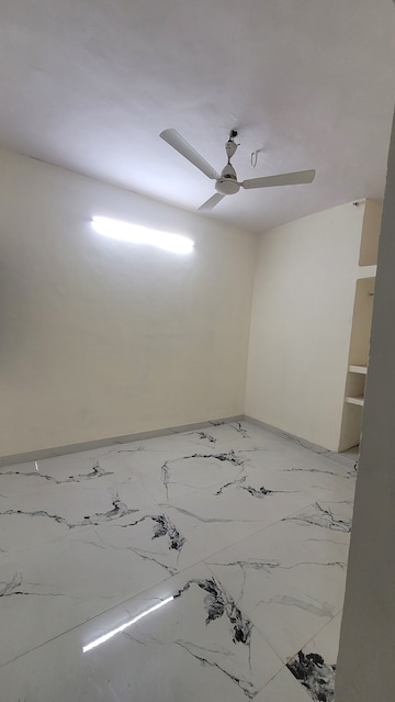 Bedroom in 2 BHK Apartment at Dilshad Garden – for Rent