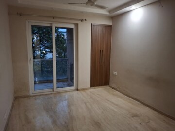 Room in 4 BHK Apartment at Greater Kailash ii – for Rent